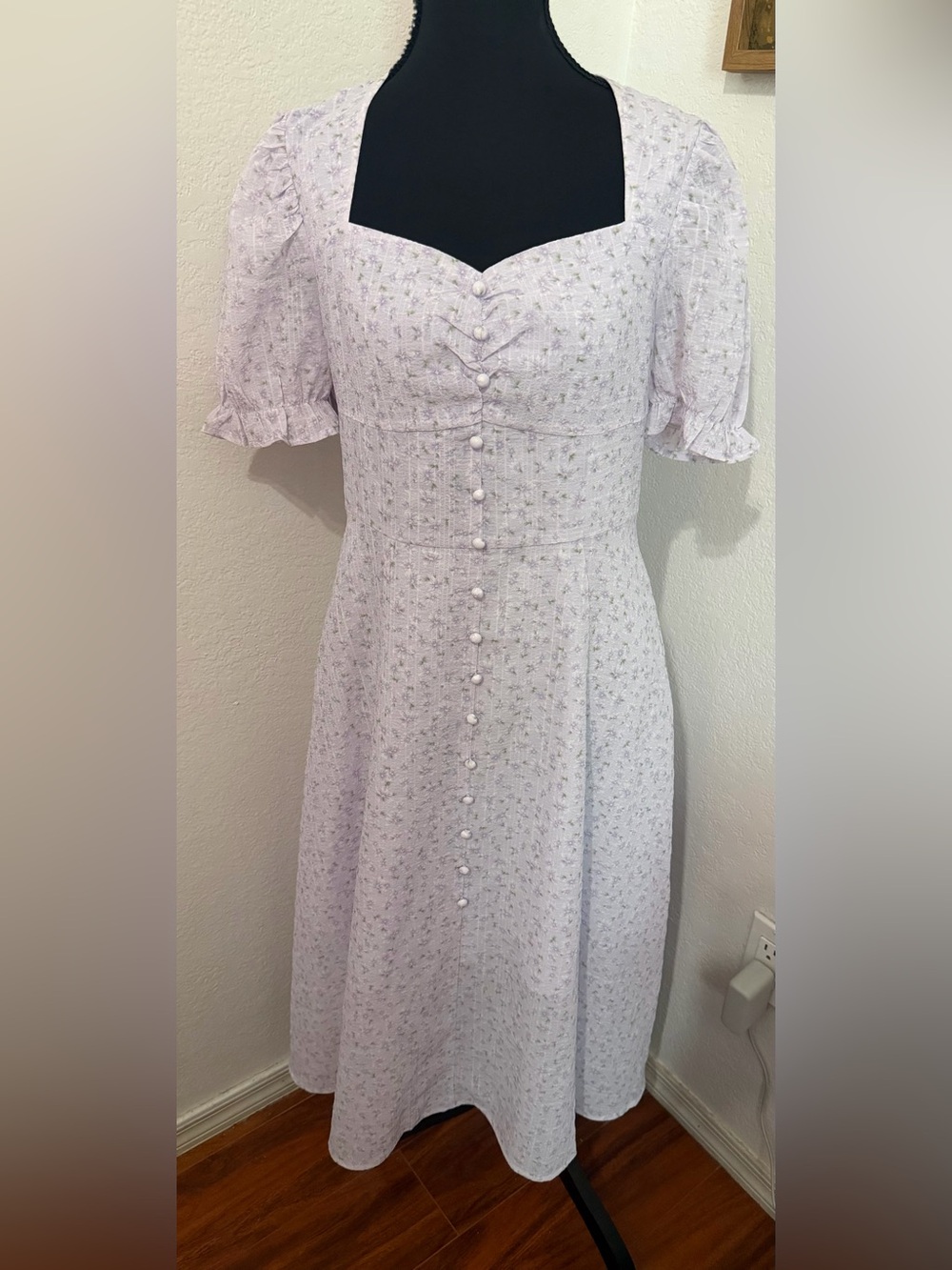 LeDin Cottage Core Light Lavender Floral Button-Front Midi Dress - Size L